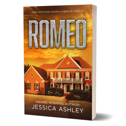 Book cover of 'Romeo' by Jessica Ashley with a house and sunset in the background